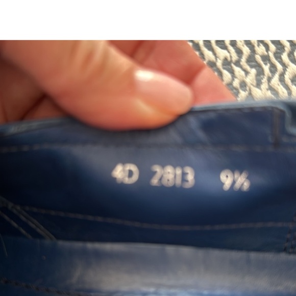 Prada leather slip on loafer - Picture 6 of 7